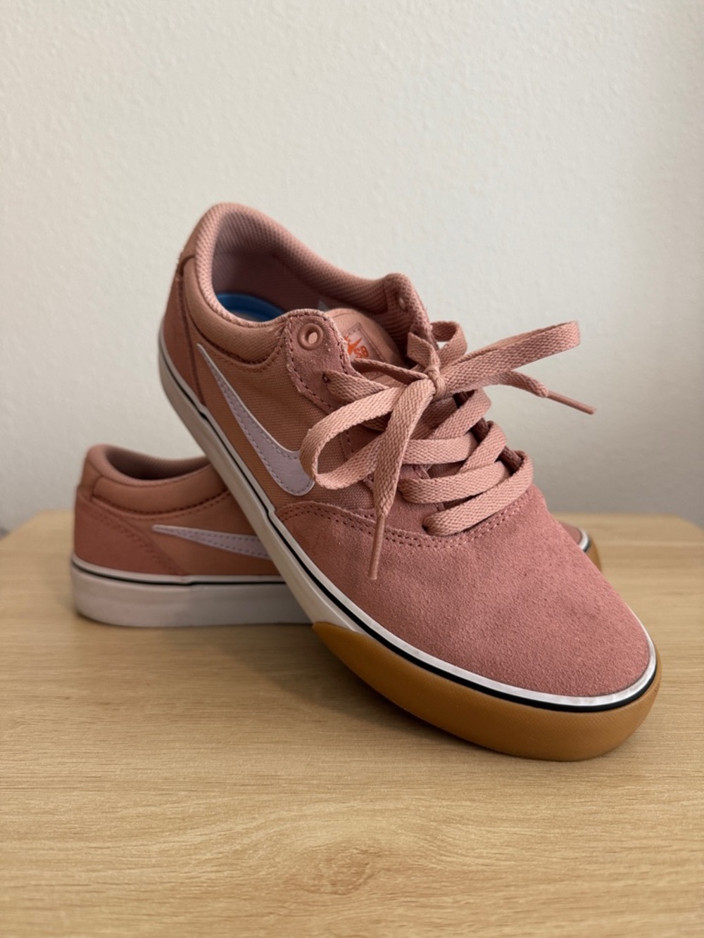 Nike SB Chron 2 Canvas Pink / Gum Skate Sneaker - 5.5Y / 5.5M / 7W